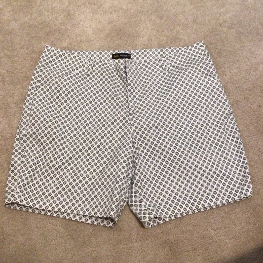 Women's Lee Regular Fit, Mid Rise bermuda shorts, size 18 M